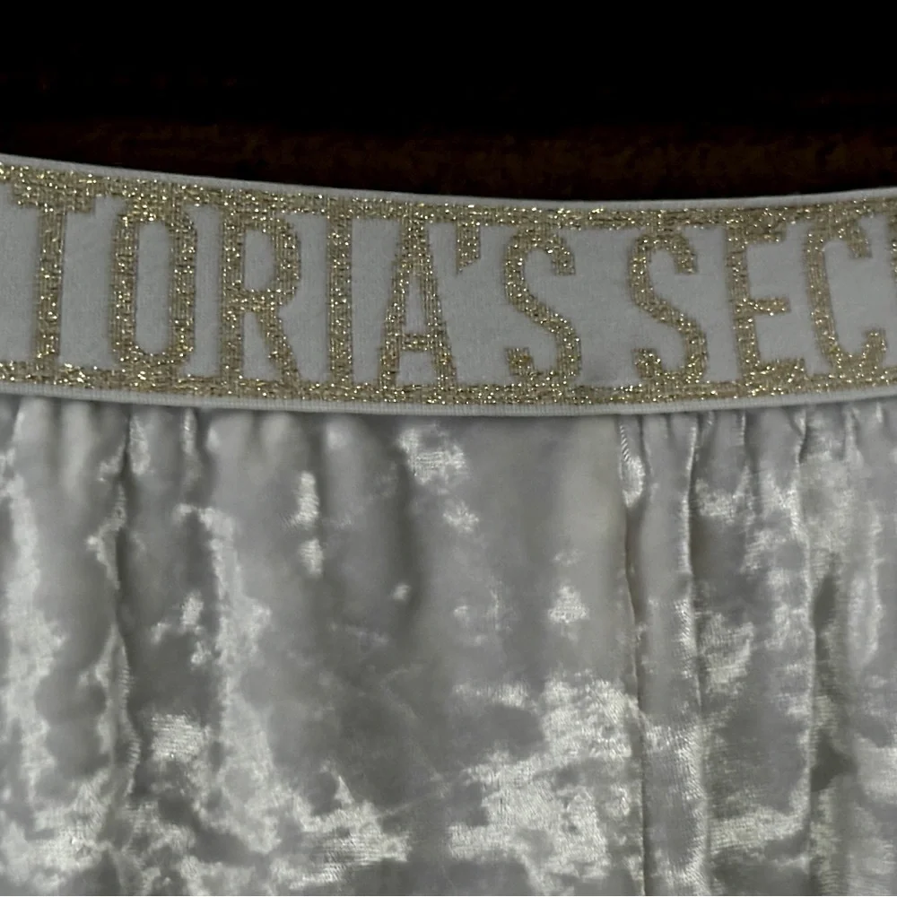 Victoria’s Secret crush velvet boxers S